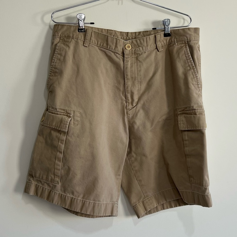 Nautica Men's Dark Tan Cargo Shorts (size 36W)